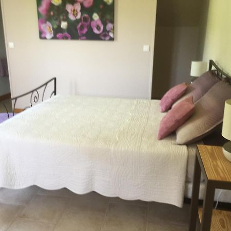 לינה וארוחת בוקר ויטראק Chez Bernadette Et Victor מראה חיצוני תמונה
