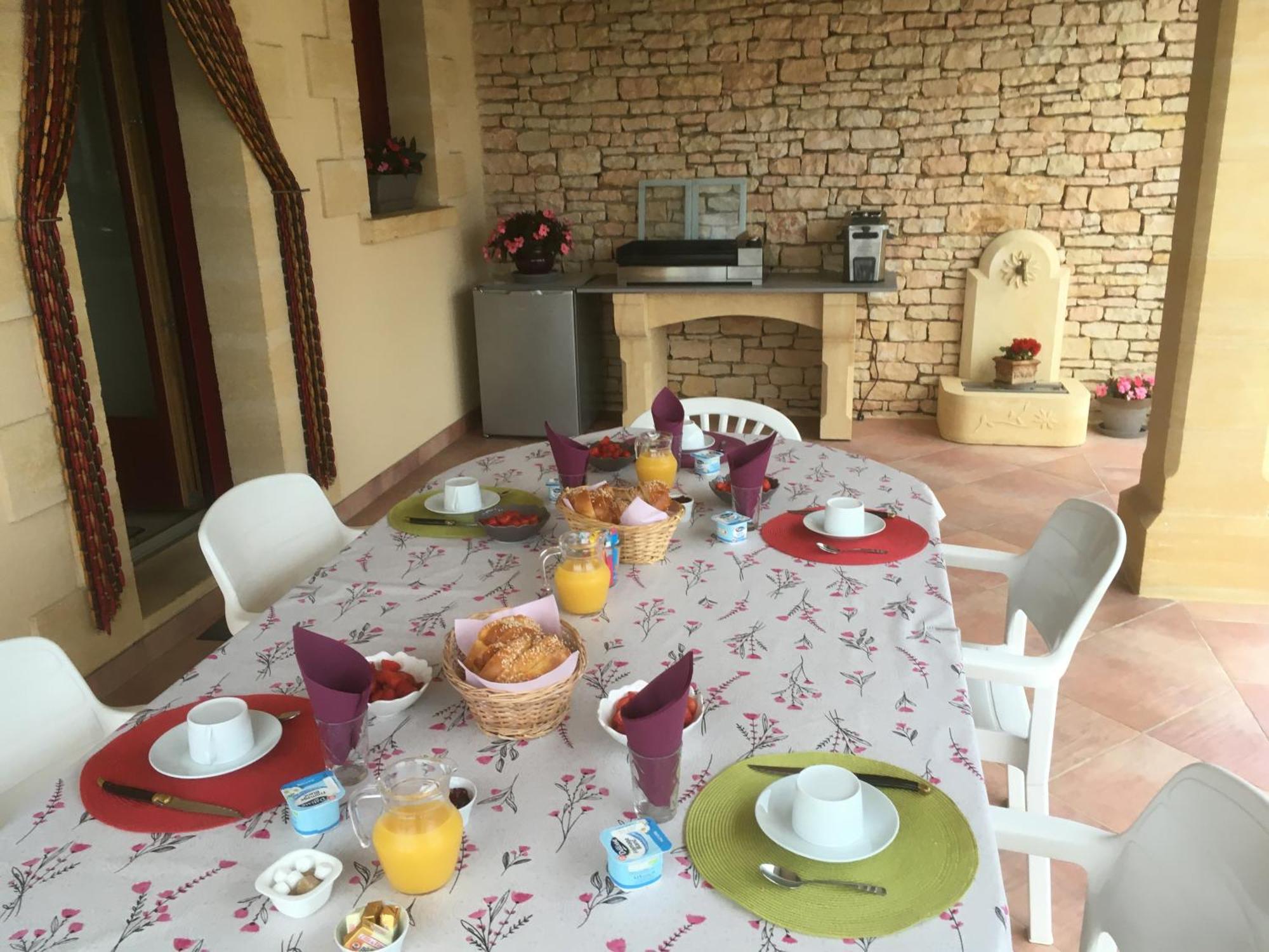 לינה וארוחת בוקר ויטראק Chez Bernadette Et Victor מראה חיצוני תמונה